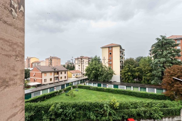 appartamento in vendita a Milano in zona Crescenzago