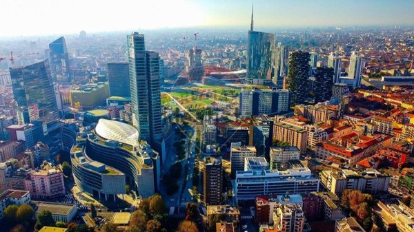 locale commerciale in vendita a Milano in zona Isola