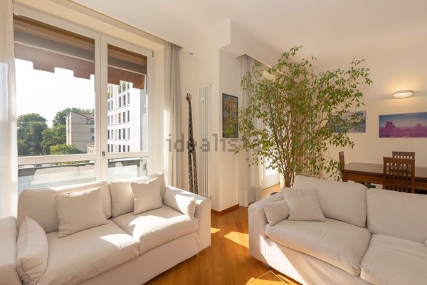 appartamento in vendita a Milano in zona Brera