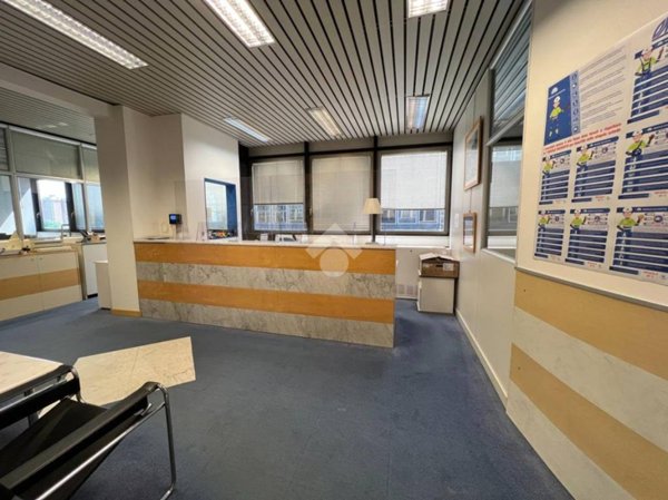 ufficio in vendita a Milano in zona San Siro