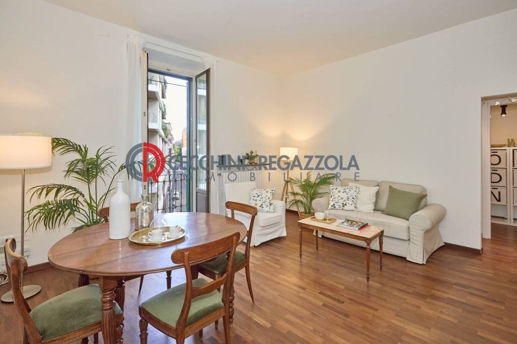 appartamento in vendita a Milano in zona Porta Nuova