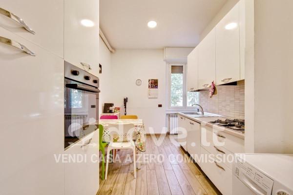 appartamento in vendita a Milano in zona Bocconi