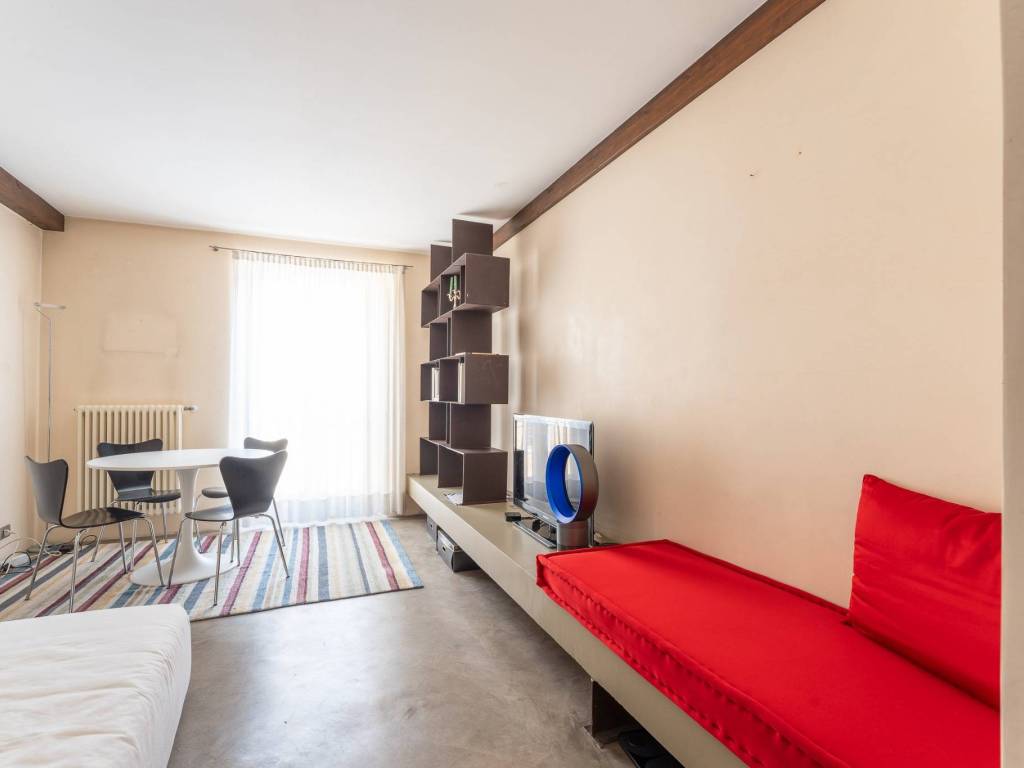 appartamento in vendita a Milano in zona XXII Marzo