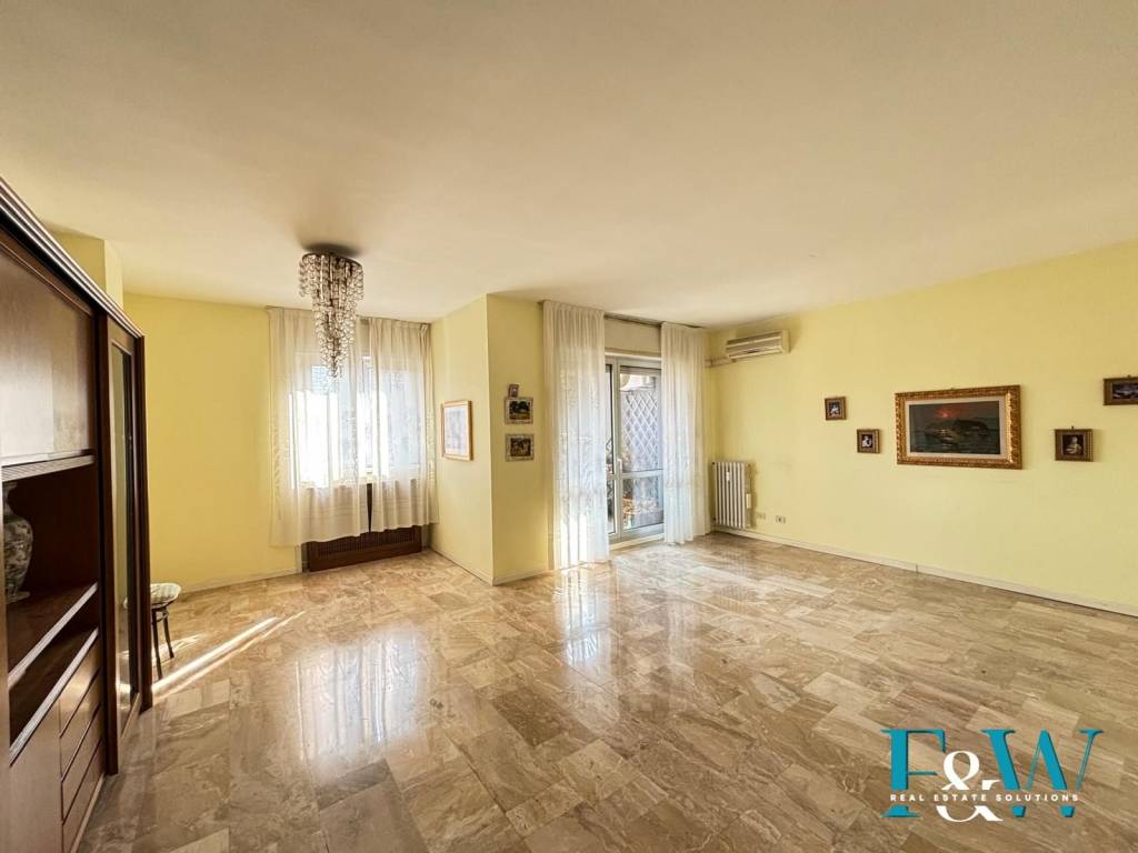 appartamento in vendita a Milano in zona Isola