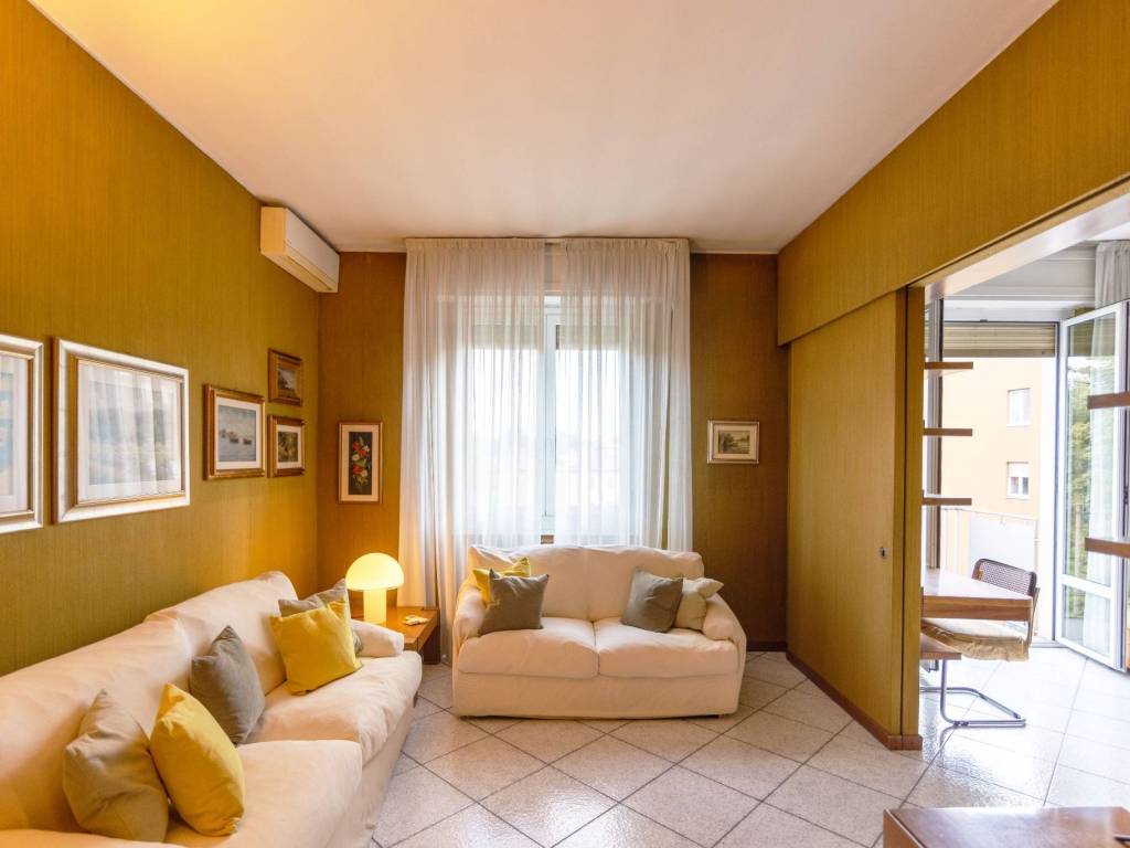 appartamento in vendita a Milano in zona Maggiolina