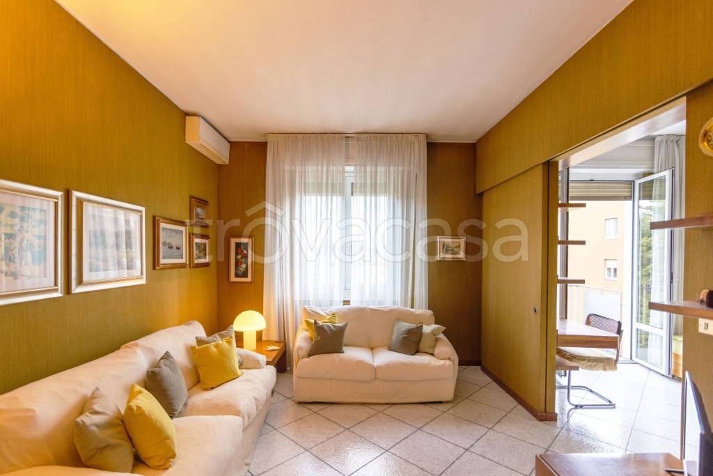 appartamento in vendita a Milano in zona Montalbino