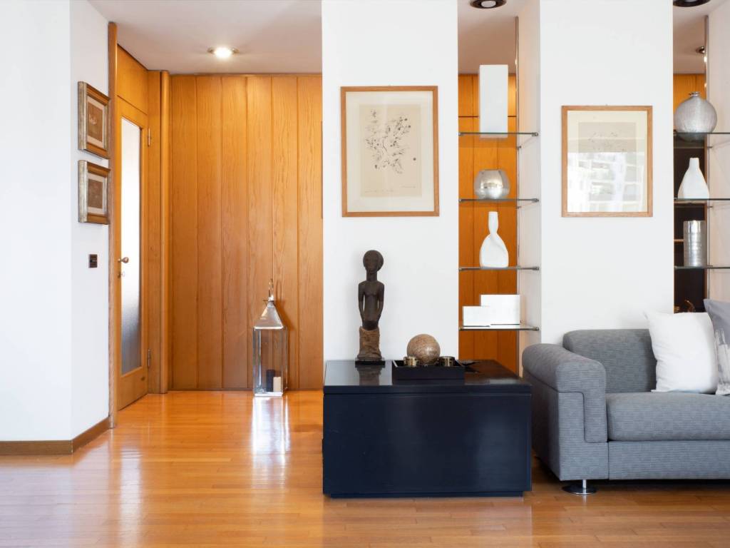 appartamento in vendita a Milano in zona Sempione