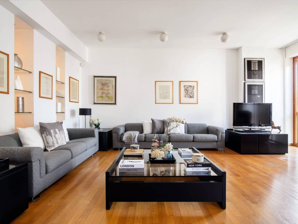 appartamento in vendita a Milano in zona Sempione