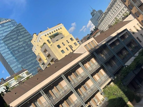 appartamento in vendita a Milano in zona Porta Nuova