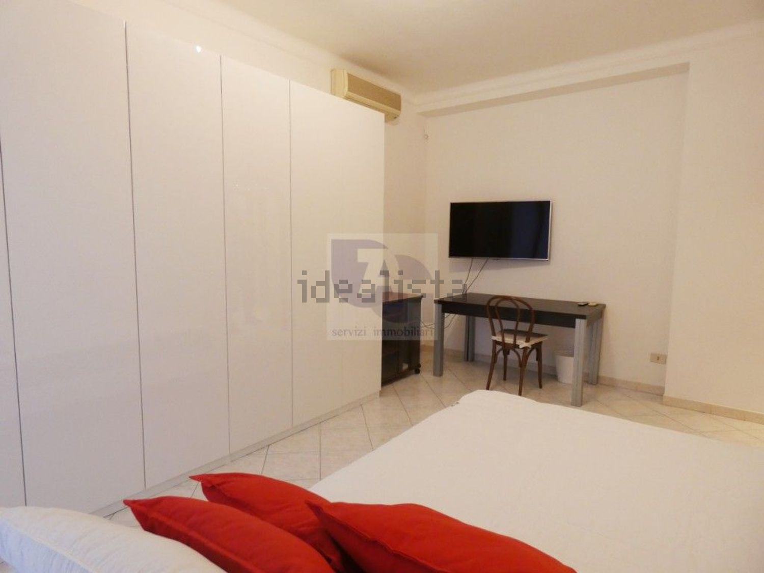 appartamento in vendita a Milano in zona Famagosta