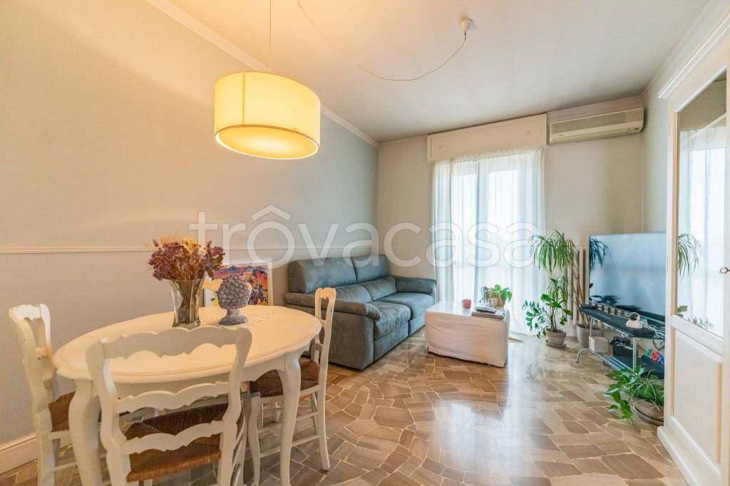 appartamento in vendita a Milano in zona Crescenzago