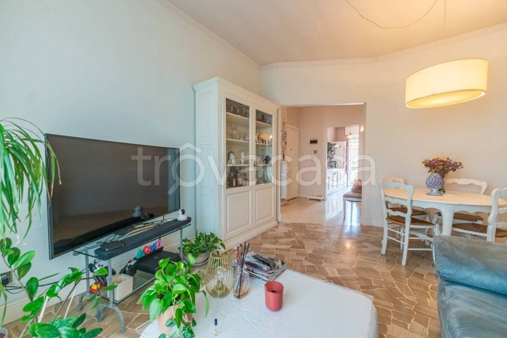 appartamento in vendita a Milano in zona Crescenzago