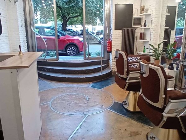 negozio in vendita a Milano in zona Bocconi