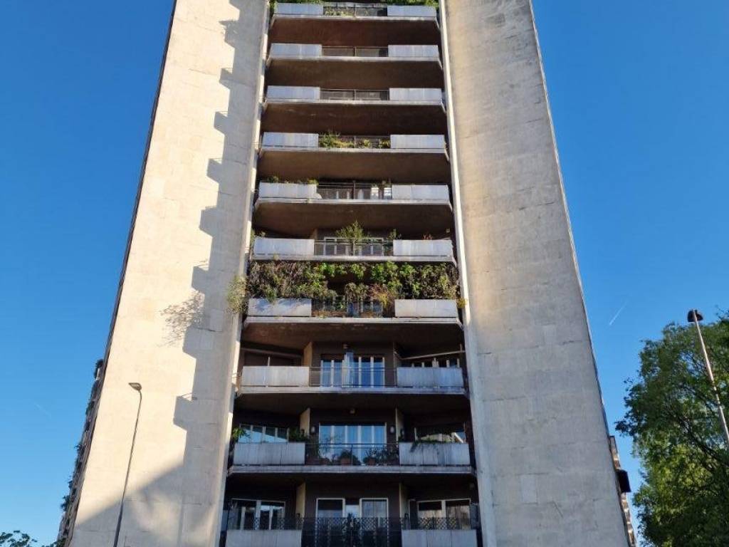 appartamento in vendita a Milano in zona Solari