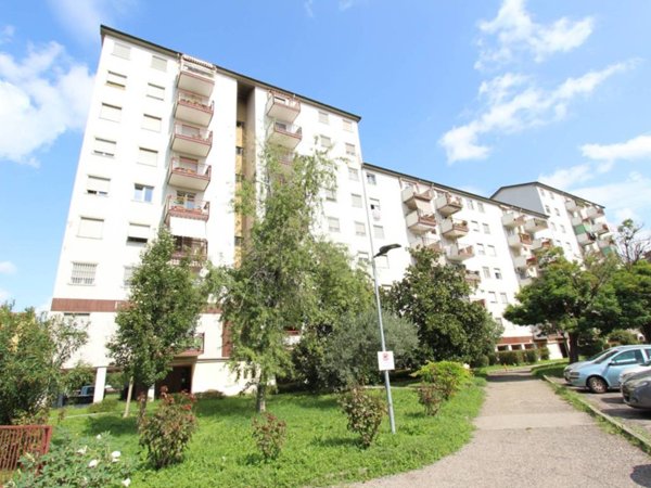 appartamento in vendita a Milano in zona Baggio
