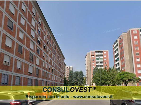 appartamento in vendita a Milano in zona Quartiere degli Olmi