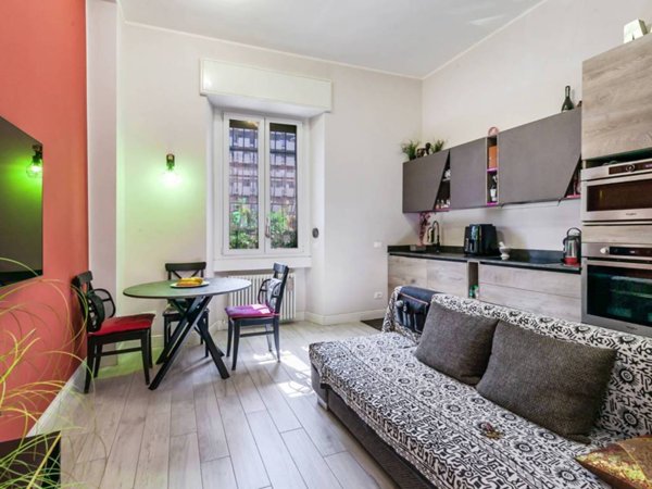 appartamento in vendita a Milano in zona Montalbino