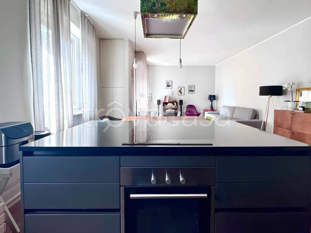 appartamento in vendita a Milano in zona Isola