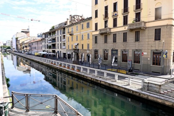 negozio in vendita a Milano in zona Conchetta