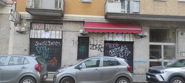 locale commerciale in vendita a Milano in zona San Cristoforo