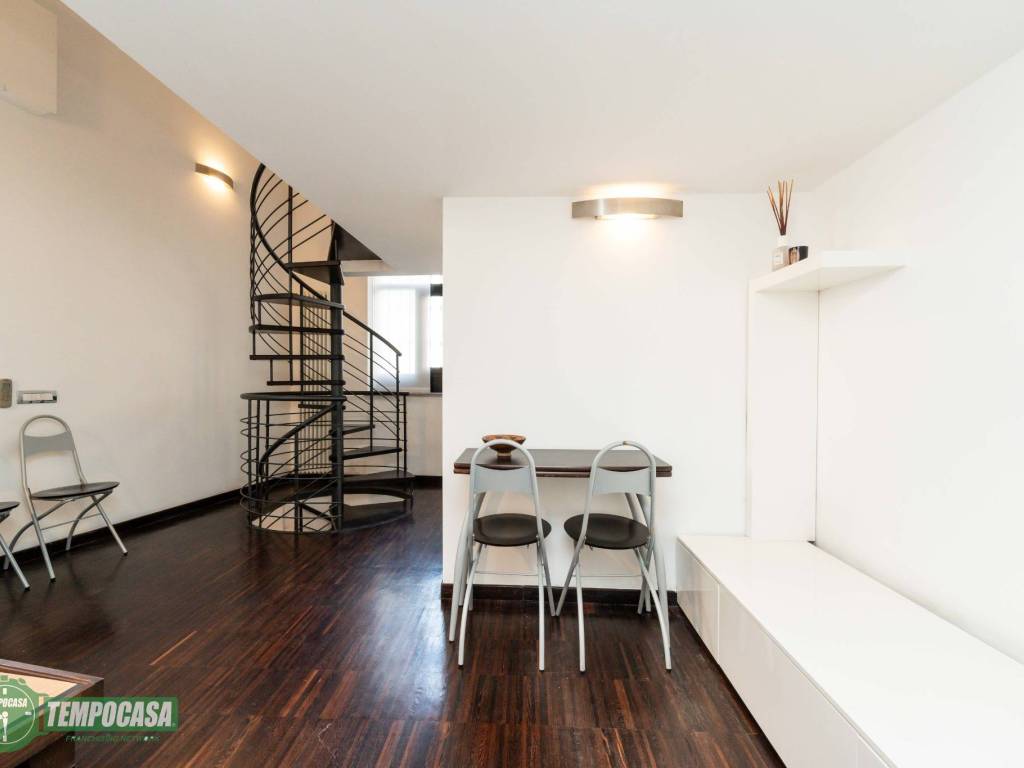 appartamento in vendita a Milano in zona Centro Direzionale