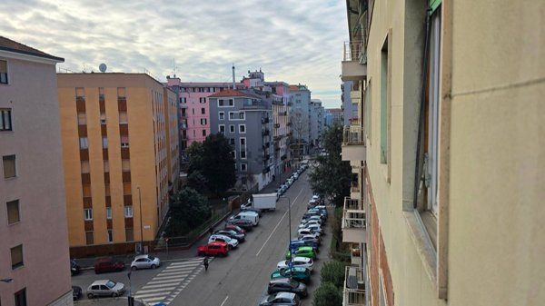 appartamento in vendita a Milano in zona Piazzale Lodi