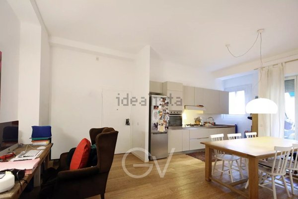 appartamento in vendita a Milano in zona Sant'Ambrogio