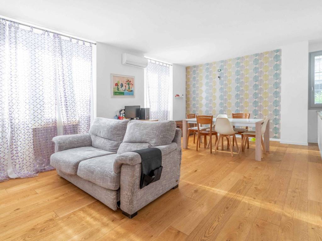 appartamento in vendita a Milano in zona Famagosta