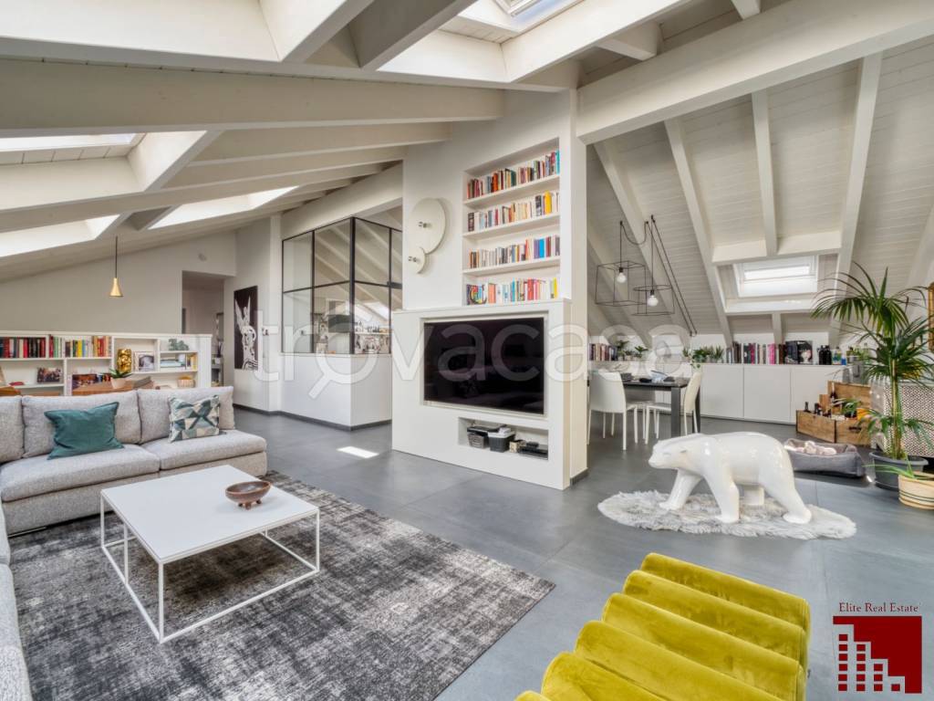 appartamento in vendita a Milano in zona Barona