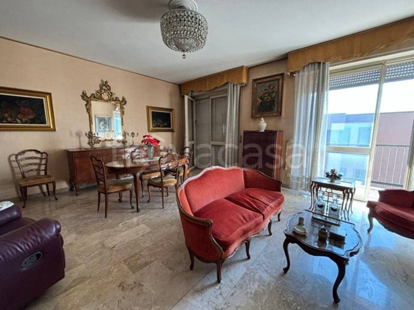 appartamento in vendita a Milano in zona Famagosta