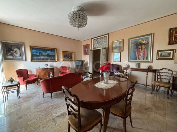 appartamento in vendita a Milano in zona Famagosta