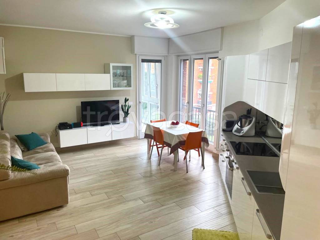 appartamento in vendita a Milano in zona Feltre