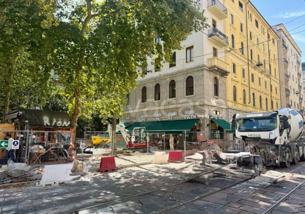 appartamento in vendita a Milano in zona Sant'Ambrogio