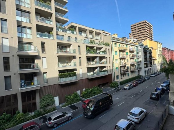appartamento in vendita a Milano in zona Piazzale Lodi
