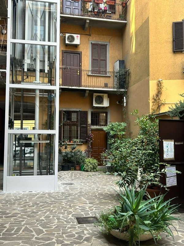 appartamento in vendita a Milano in zona Piazzale Lodi