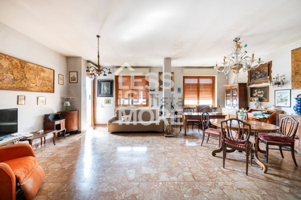 appartamento in vendita a Milano in zona Loreto