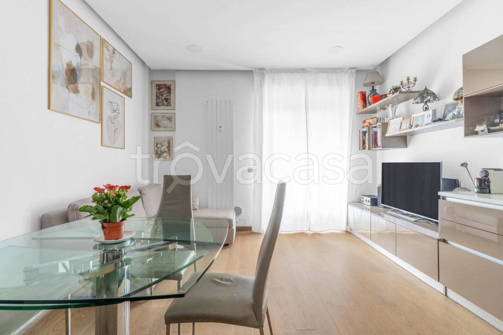appartamento in vendita a Milano in zona Solari