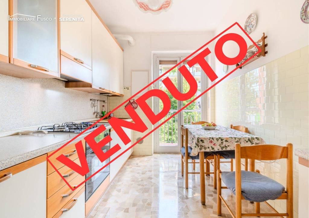 appartamento in vendita a Milano in zona XXII Marzo