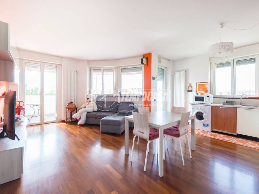 appartamento in vendita a Milano in zona Adriano