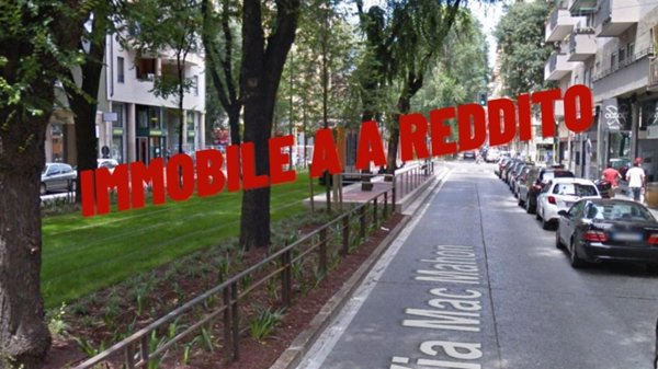 locale commerciale in vendita a Milano