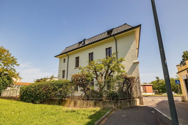 appartamento in vendita a Milano in zona Trenno