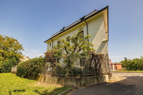 appartamento in vendita a Milano in zona Trenno