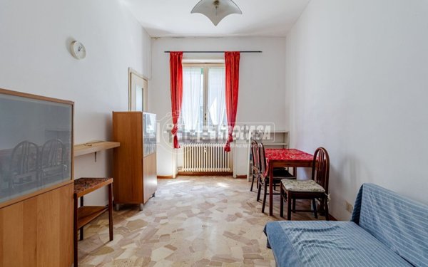 appartamento in vendita a Milano in zona Piazzale Lodi