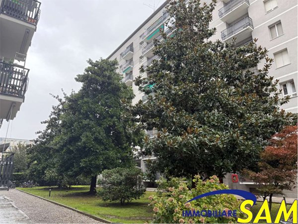 appartamento in vendita a Milano in zona Porta Vittoria