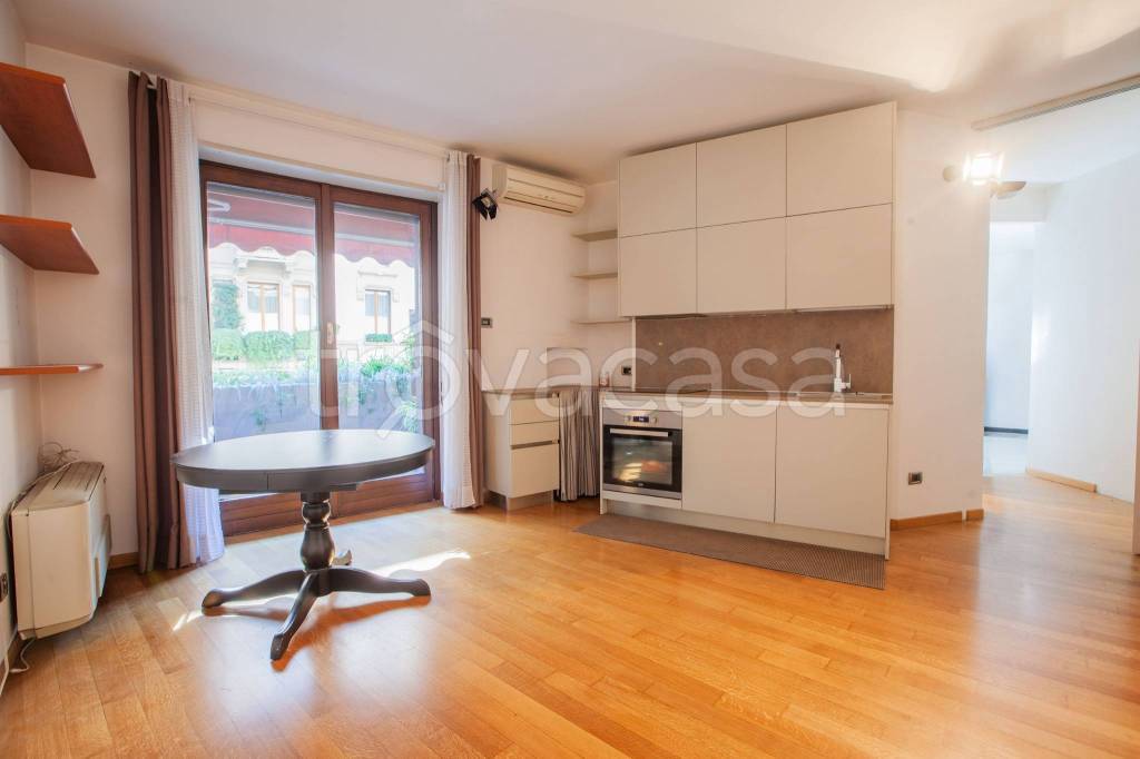 appartamento in vendita a Milano in zona Isola