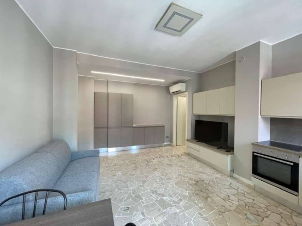 appartamento in vendita a Milano in zona Piazzale Lodi