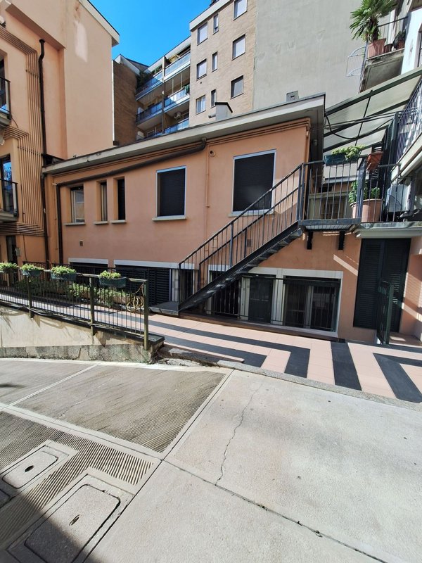 appartamento in vendita a Milano in zona Bocconi