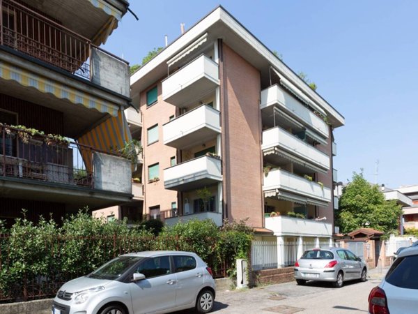 appartamento in vendita a Milano in zona Niguarda