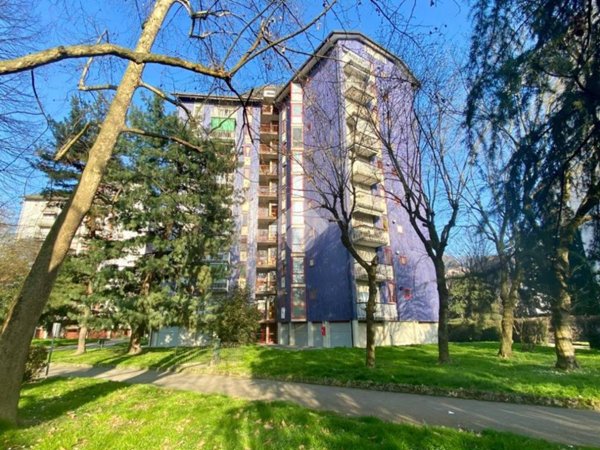 appartamento in vendita a Milano in zona Baggio