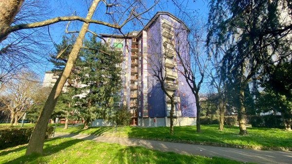 appartamento in vendita a Milano in zona Baggio